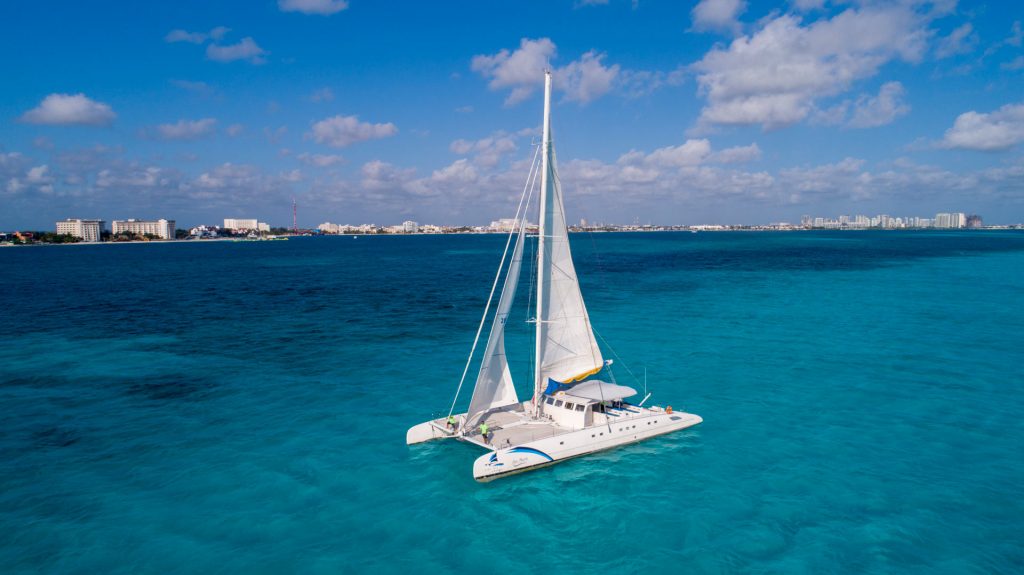 seapassion large catamaran in cancun