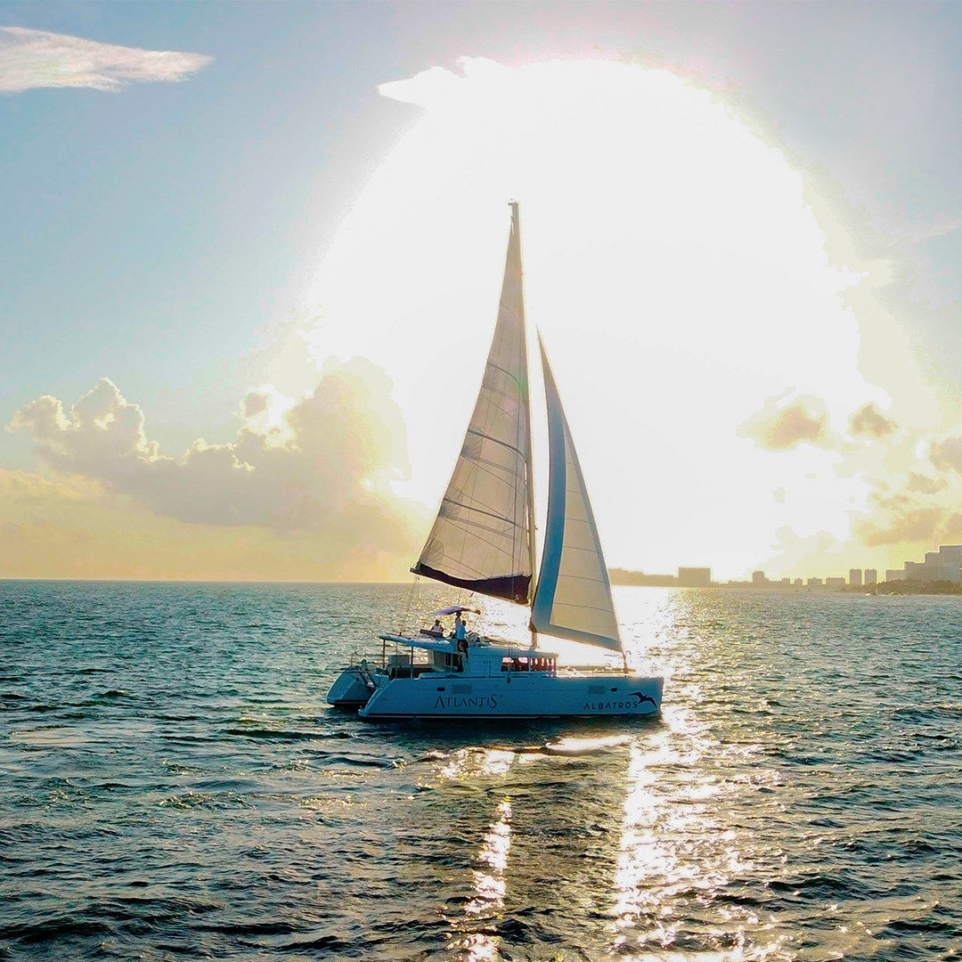 52ft Atlantis Catamaran Cancun Isla Mujeres