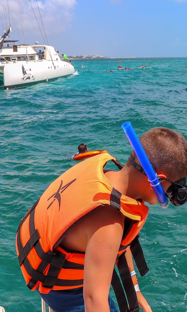 Cancun Snorkeling & Sailing: Explore Isla Mujeres