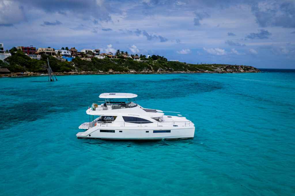 Isle Mujeres views, boat rentals