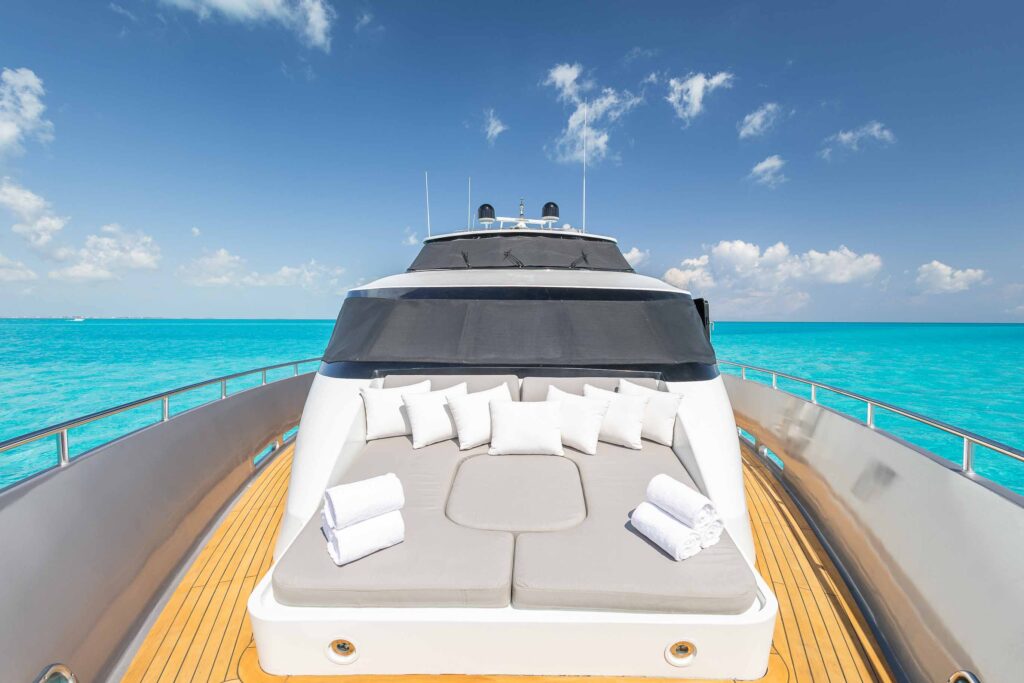 megaayacht 115ft cancun