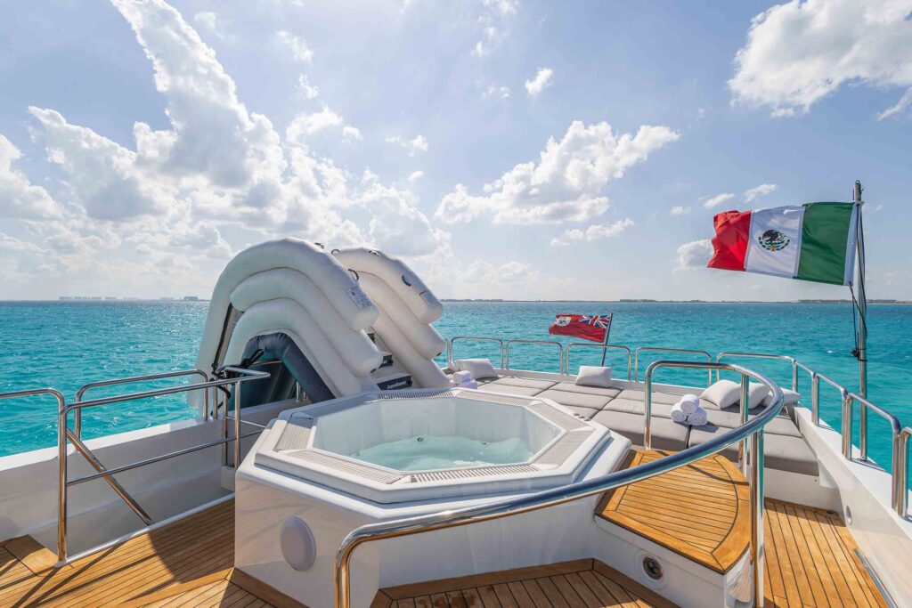 upgrades jaccuzi cancun yacth