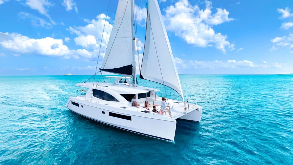 Public Sailing tours Riviera maya, Mexico