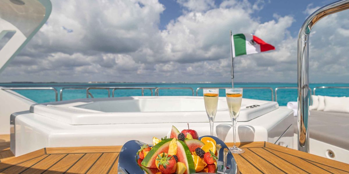 10 best cancun yacht tours