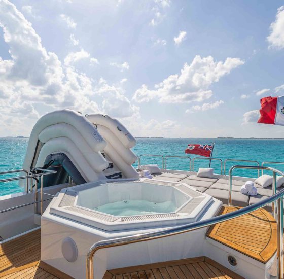upgrades jaccuzi cancun yacth