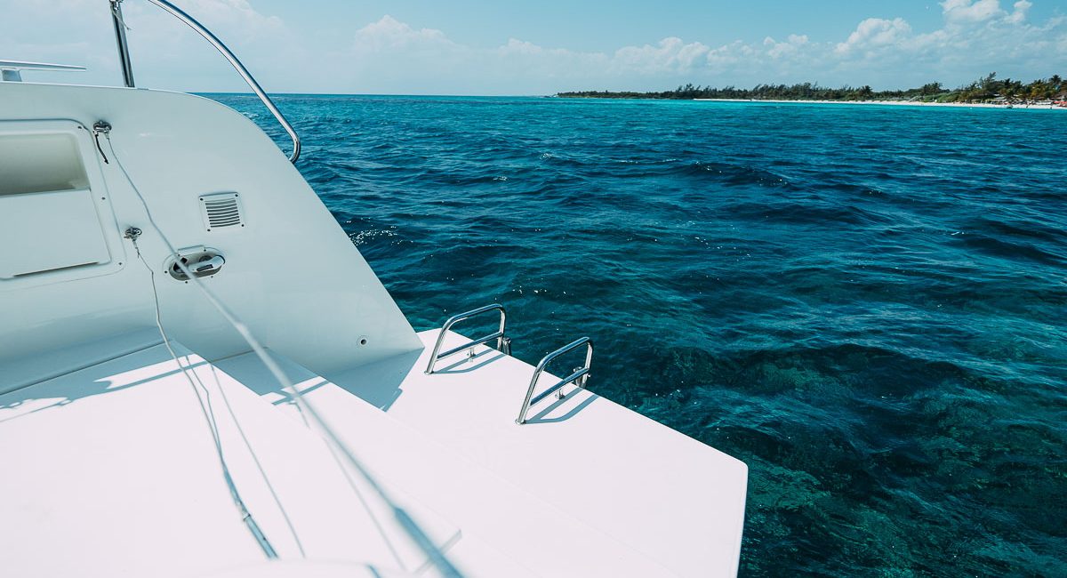 bang bang lulu catamaran puerto aventuras side