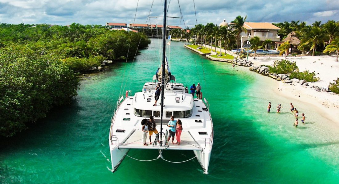 luxury catamaran rental Dine-and-Sail-440-
