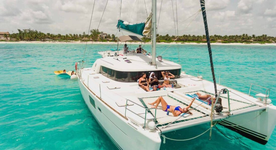 Luxury sailing riviera maya