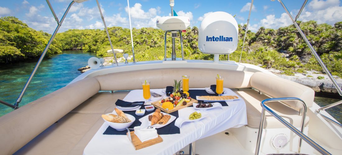 fine dining yachts for rent tulum