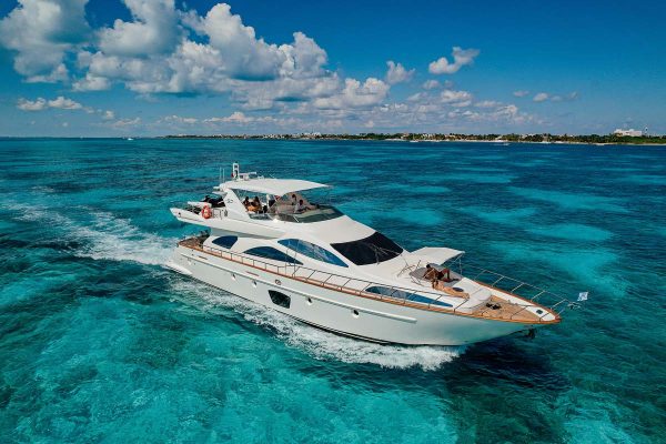 Yacht Rental Getaways in Cancun