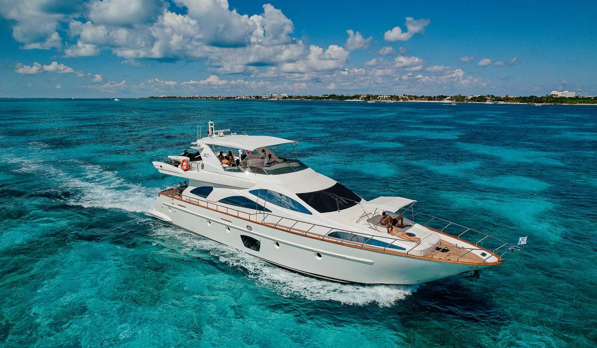 Yacht Rental Getaways in Cancun