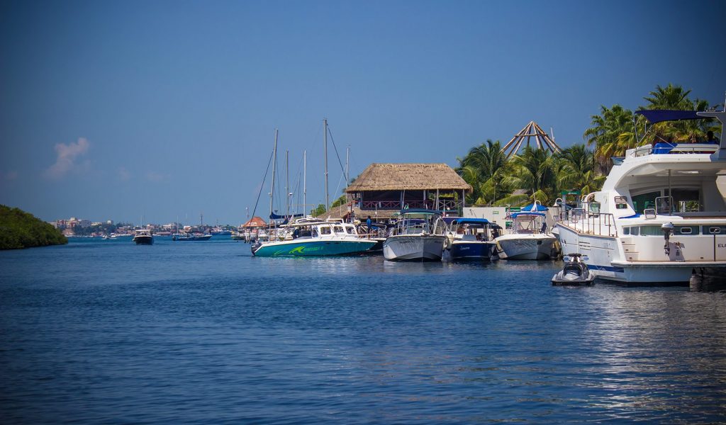 Isla Mujeres Private Catamaran Rentals