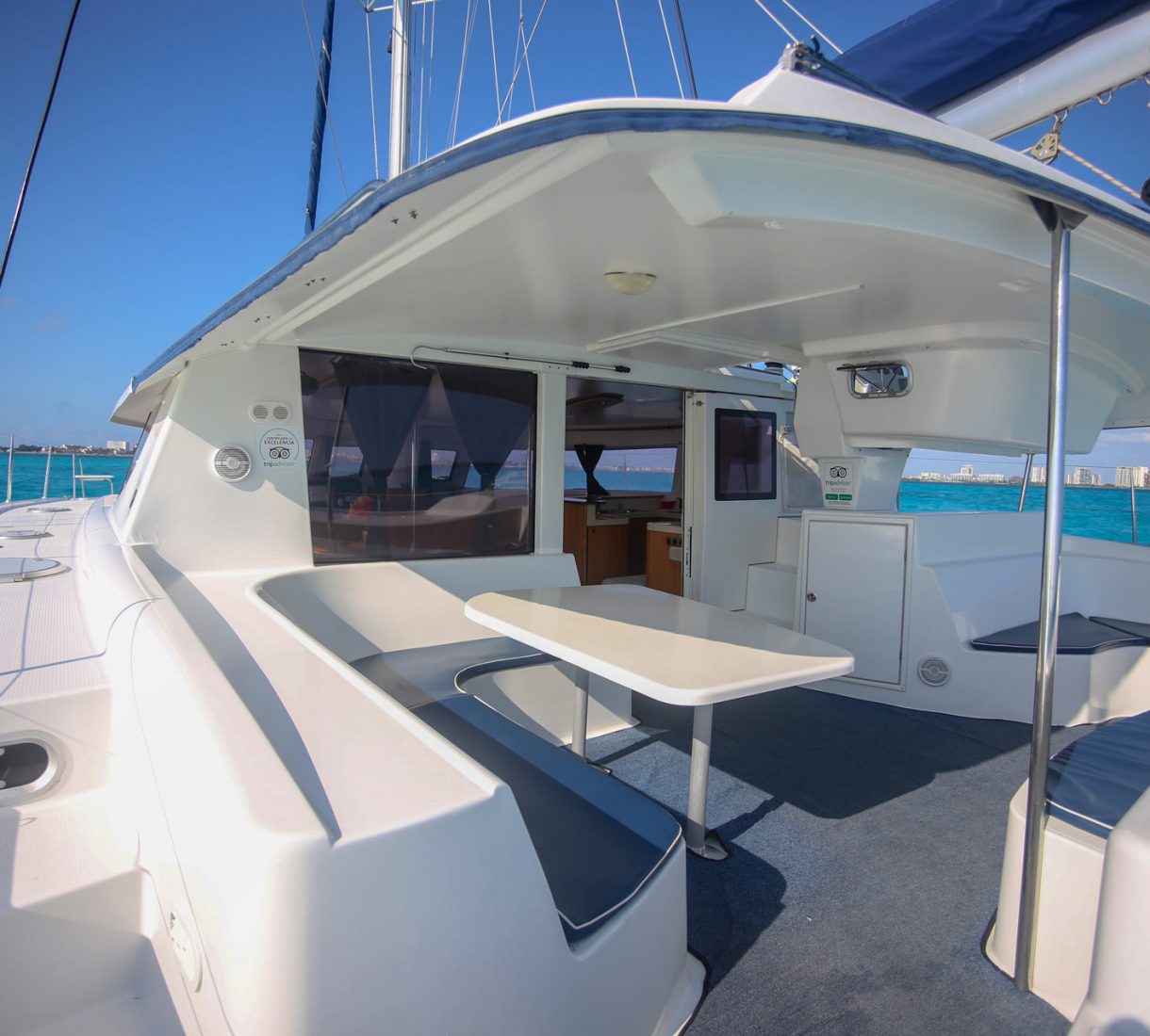 exterior luxury catamaran 50 ft