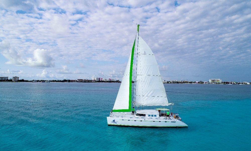 catamaran sailing to isla mujeres, mexico