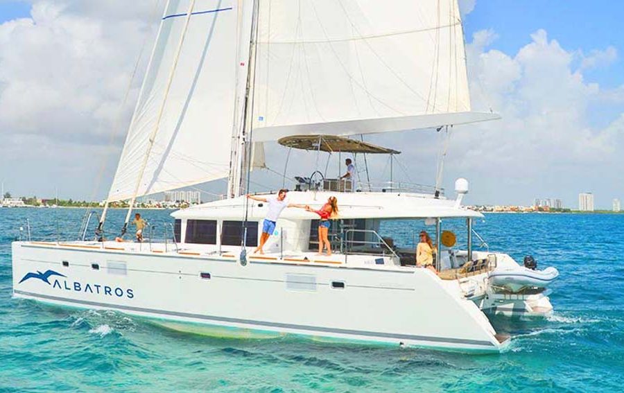 catamaran boat cancun