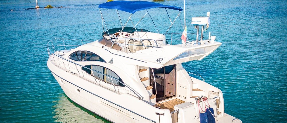 private yacht rental in playa del carmen, riviera maya, mexico.