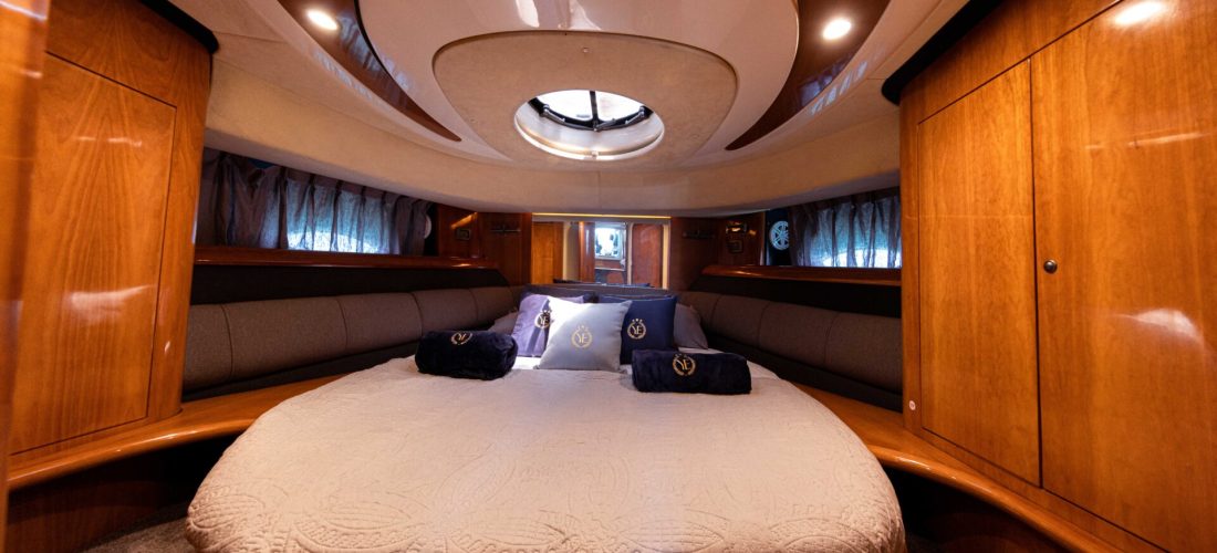 Bed of yacht rental _ playa mujers