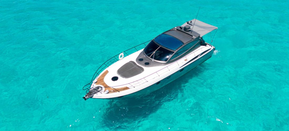 luxury yacht Cancun